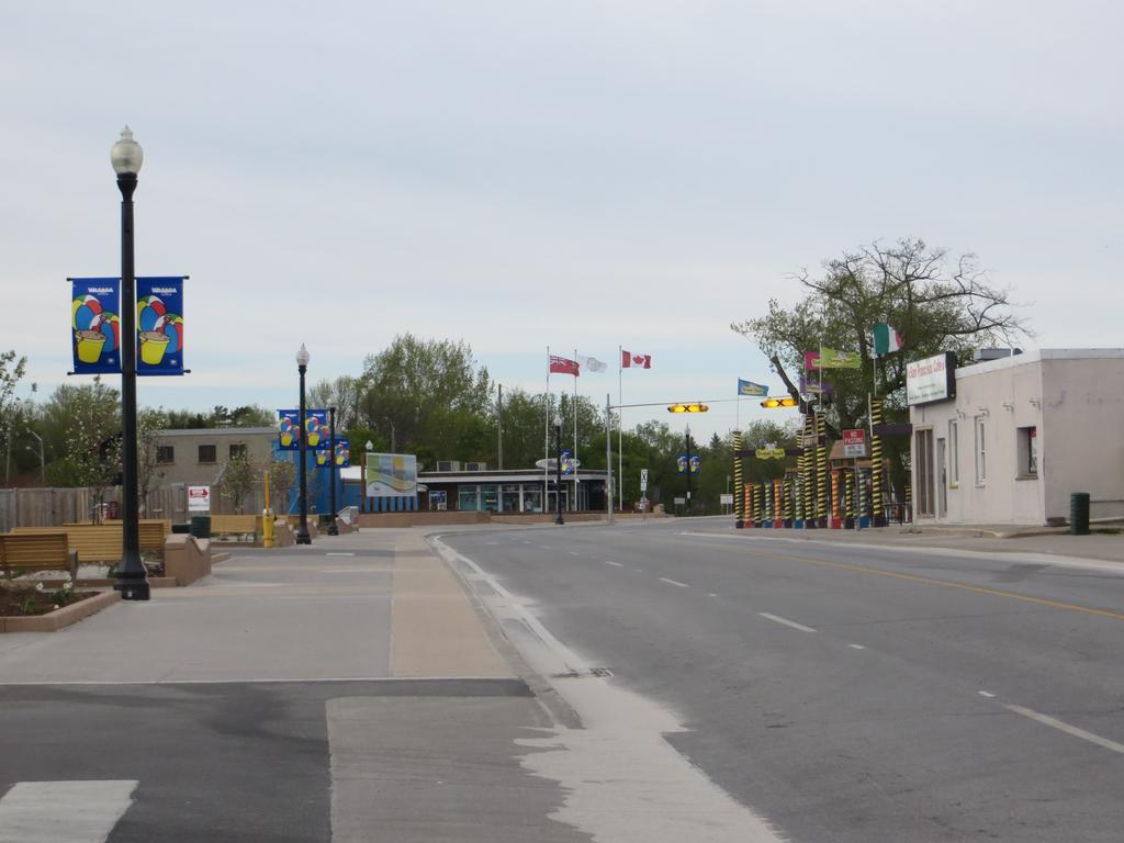 Villa Nova Motel Wasaga Beach Exterior photo